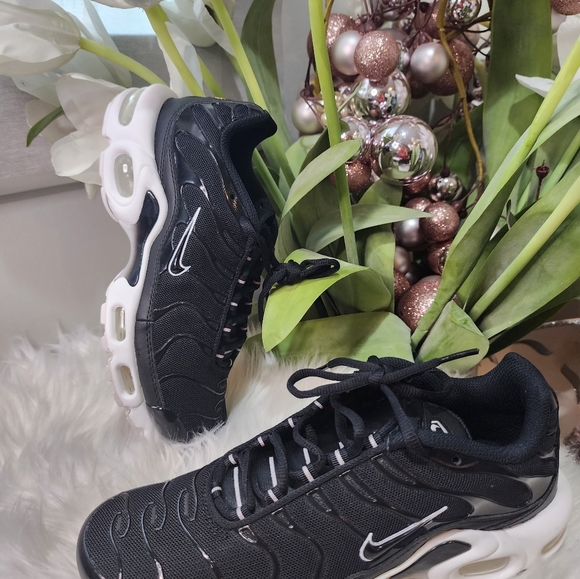 Nike Air Max PlusWomen's Shoes brand new - Picture 2 of 12